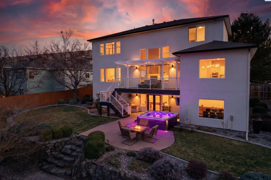 1614 W 51st Avenue, Kennewick, WA 99337 - #3