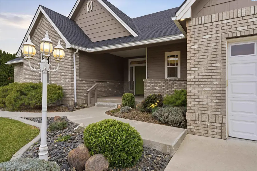 1214 Mustang Ct, Prosser, WA 99350 - #2