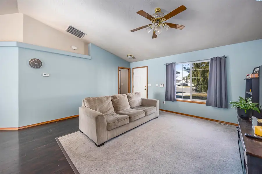 8608 Heathrow Ct, Pasco, WA 99301 - #2