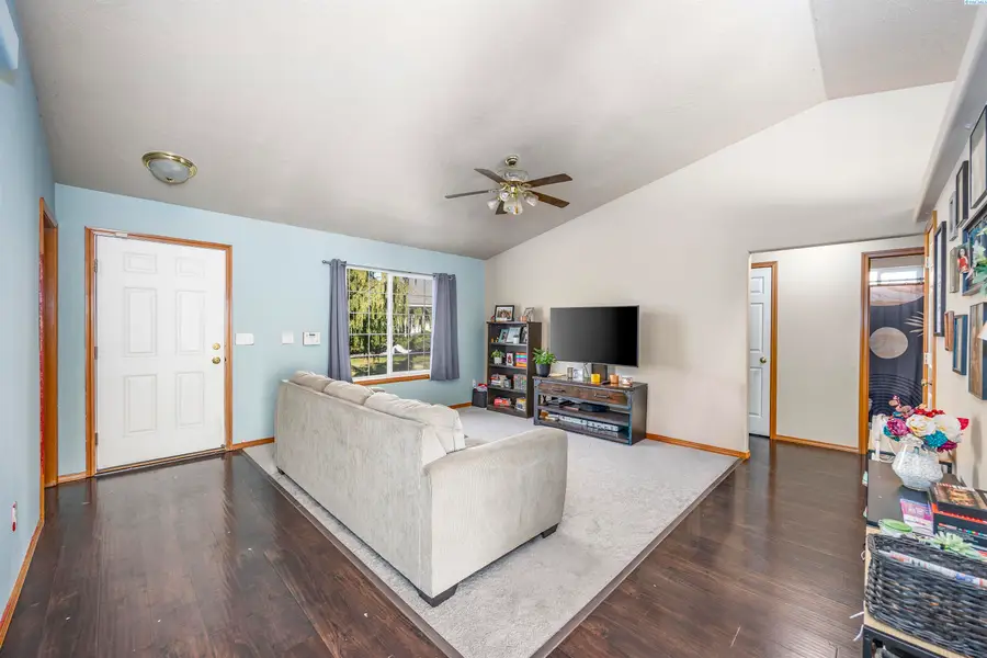 8608 Heathrow Ct, Pasco, WA 99301 - #3