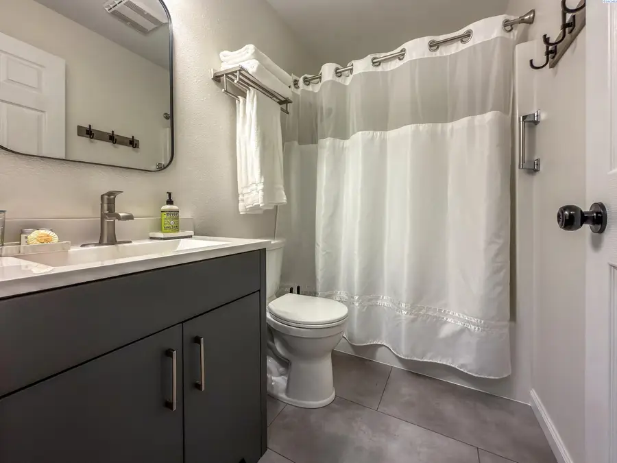 1645 NE Merman Dr Condo C204, Pullman, WA 99163 - #3