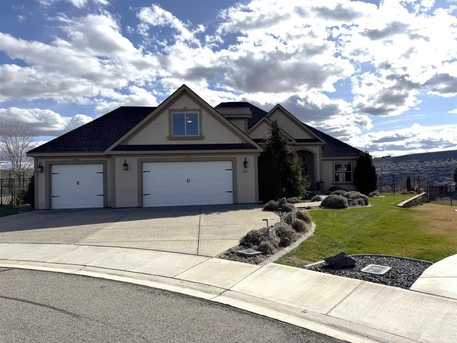 421 Sundance Dr., Richland, WA 99352 - #2