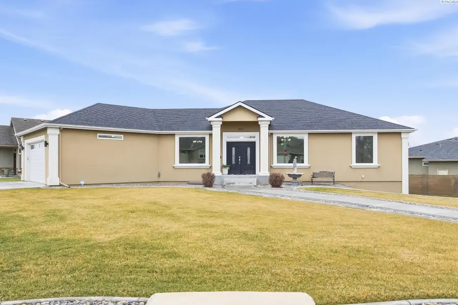 662 S Hawaii Pl, Kennewick, WA 99336 - #2