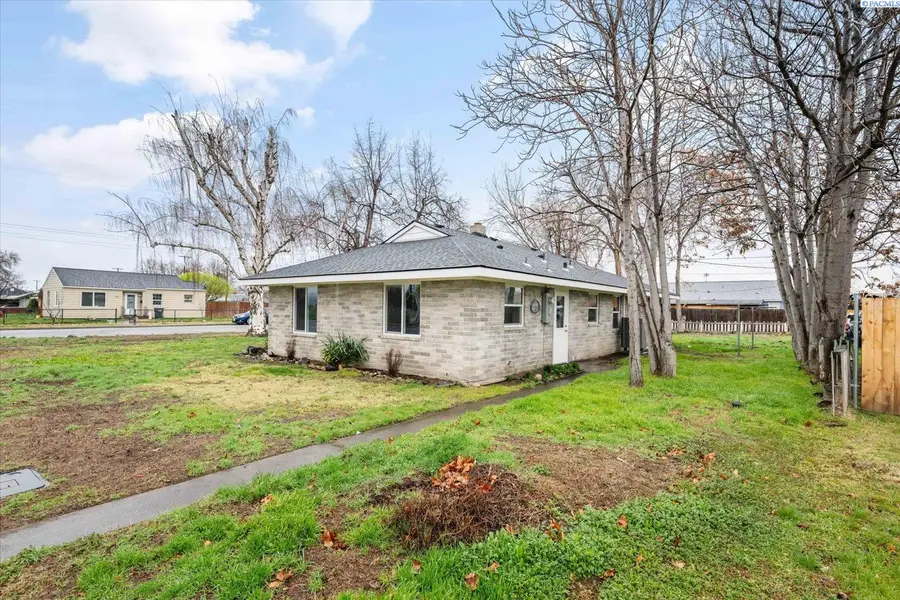 505 N 15th Ave, Pasco, WA 99301 - #3