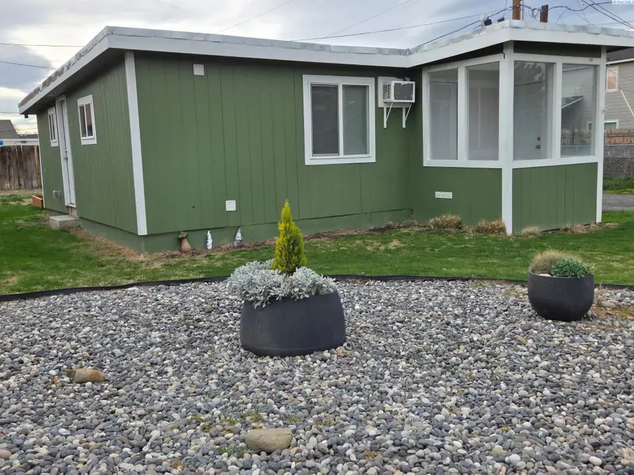 1355 Georgia Avenue, Richland, WA 99352 - #2
