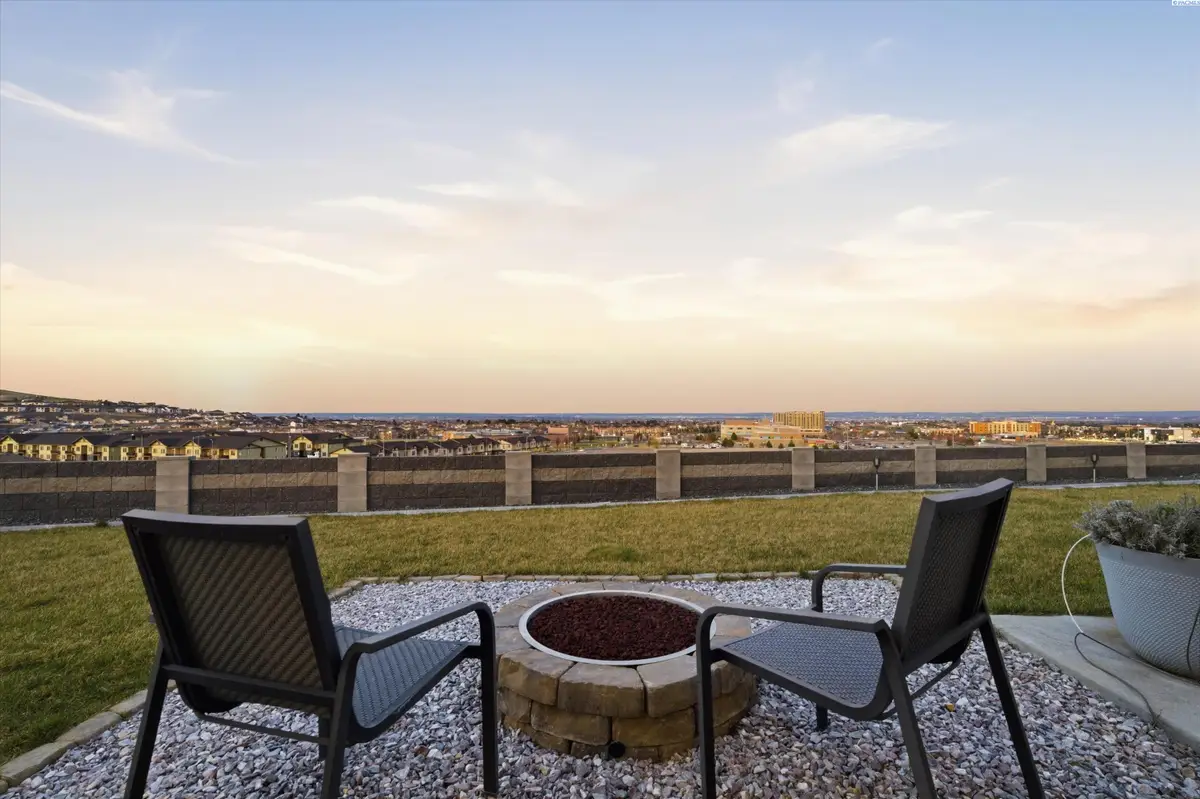 5650 W 40th Avenue, Kennewick, WA 99338 - #1