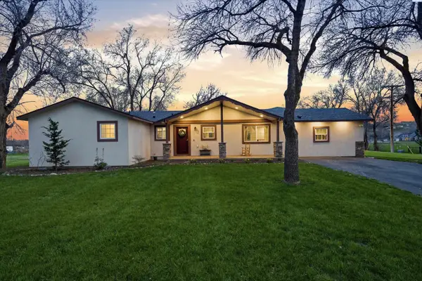 2745 W Van Giesen St, Richland, WA 99354