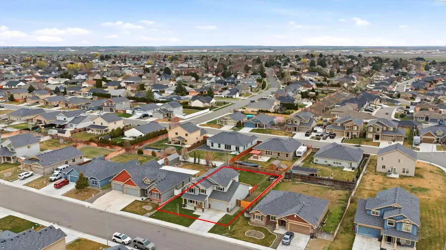 3915 St Paul Ln, Pasco, WA 99301-5752 - #3