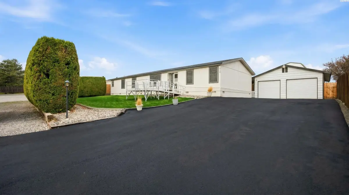 3110 W 24th Ave, Kennewick, WA 99337 - #1