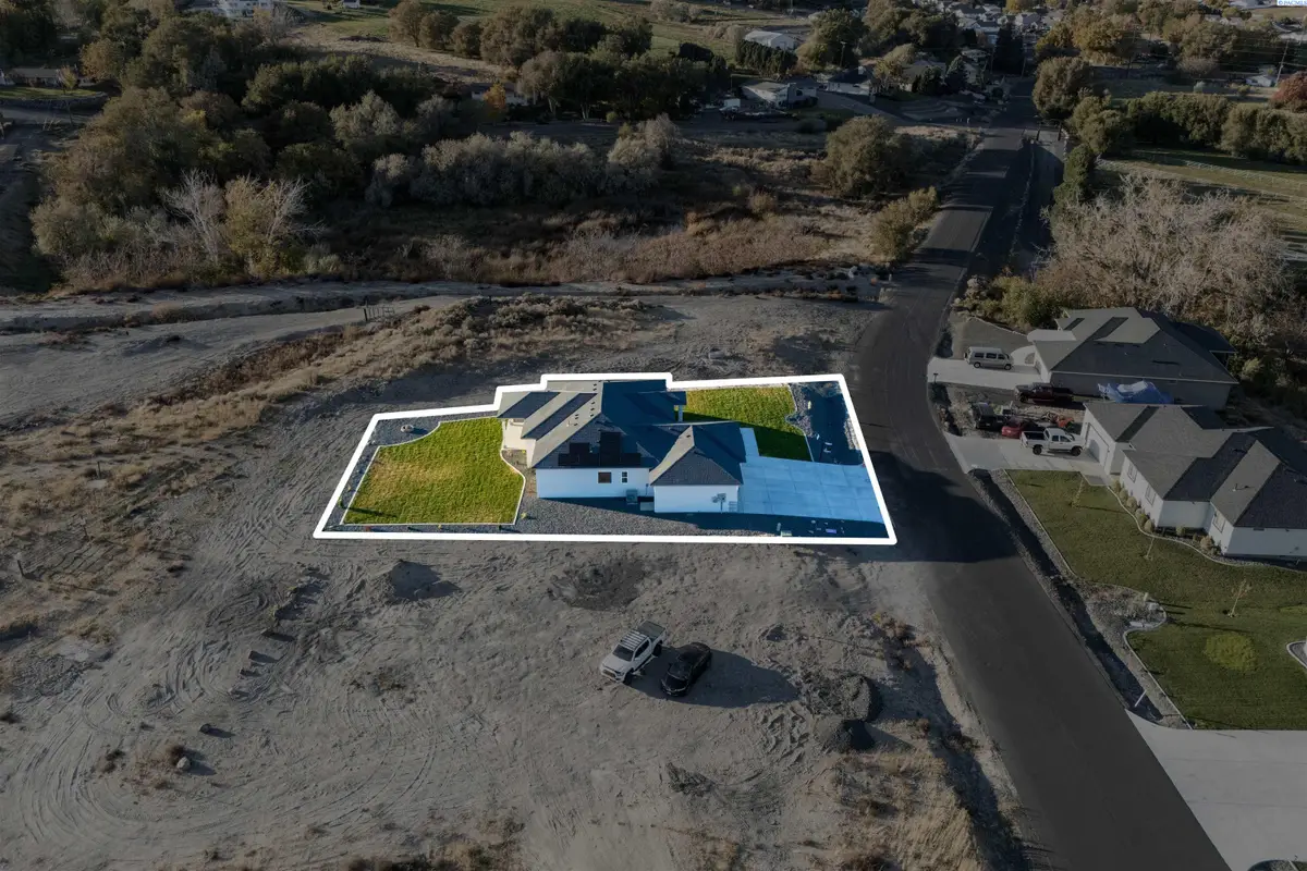 4090 Kingwood St, Kennewick, WA 99337 - #1