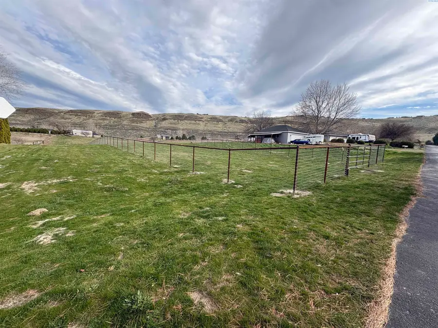 25911 S 1005 Prse, Kennewick, WA 99338 - #2