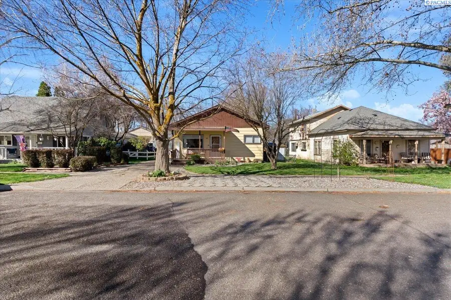 819 Main, Prosser, WA 99350 - #2