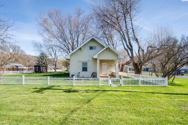 402 W Front St, Albion, WA 99102