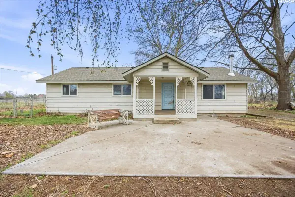 91011 N Yakima River Dr., West Richland, WA 99353