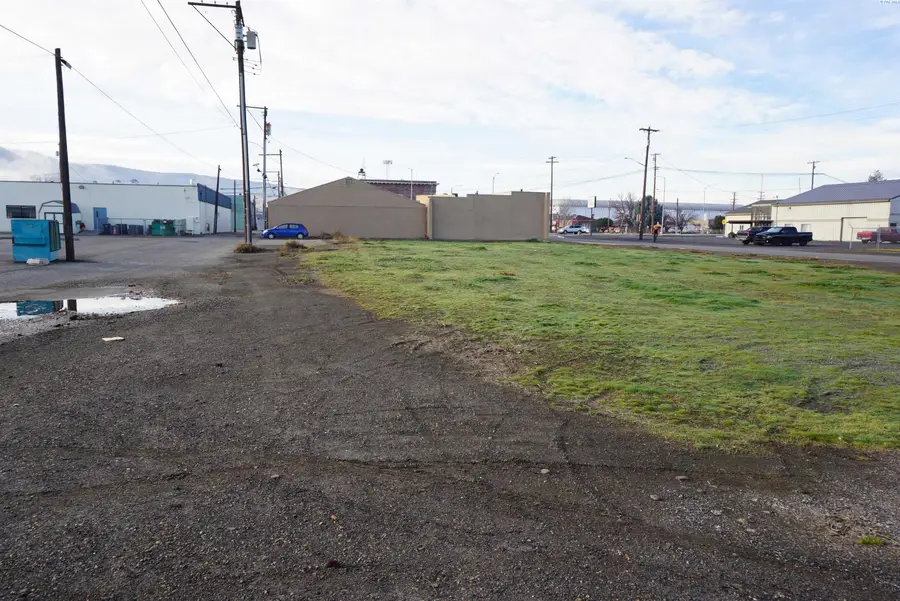 1311 Bennett Ave, Prosser, WA 99350 - #3