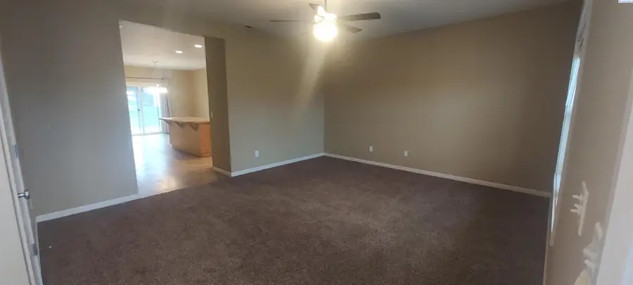 4405 Phoenix Ln, Pasco, WA 99301 - #3