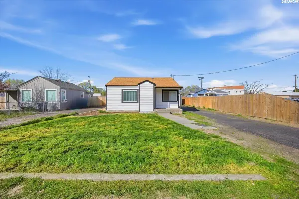 906 Chris Ave, Benton City, WA 99320