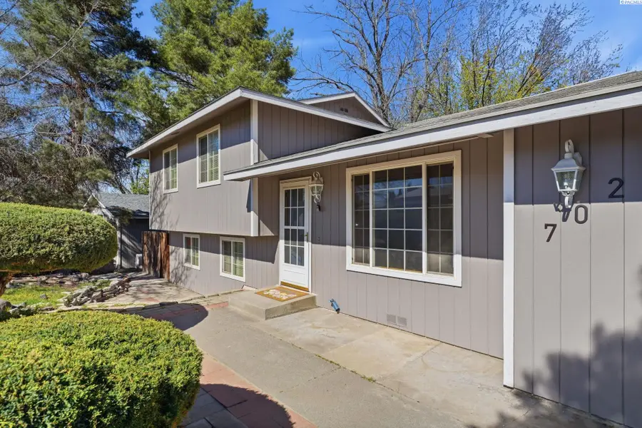 702 W 36th Place, Kennewick, WA 99337 - #3