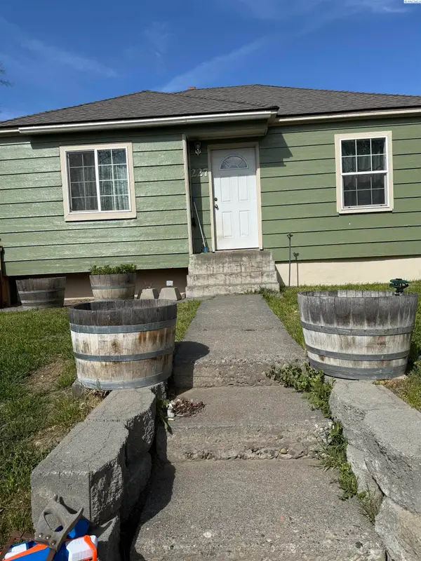 227 E 3rd, Kennewick, WA 99336
