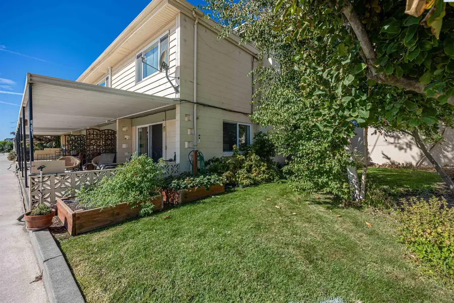 218 N Underwood St, Kennewick, WA 99337 - #3