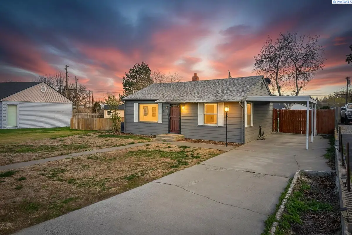 2211 W 6th Ave, Kennewick, WA 99336 - #1