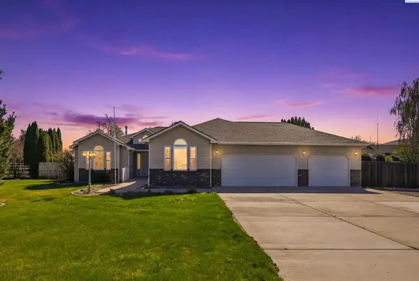 4400 Mt Daniel Ct, West Richland, WA 99353