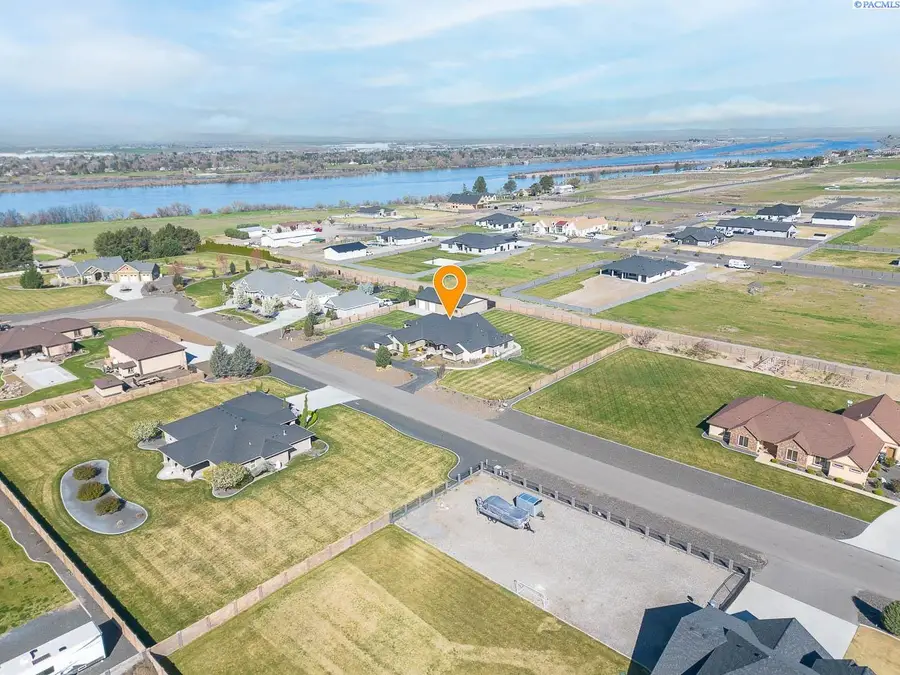 11807 Pelican Road, Pasco, WA 99301 - #2