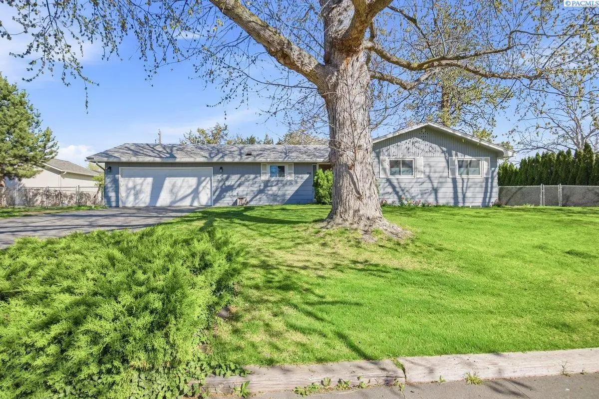 716 W 12th St, Benton City, WA 99320 - #1