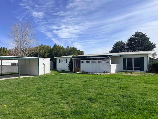 3324 W 19th Ave, Kennewick, WA 99338