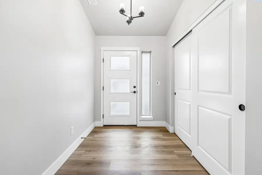 6557 W 29th Ct, Kennewick, WA 99338 - #3