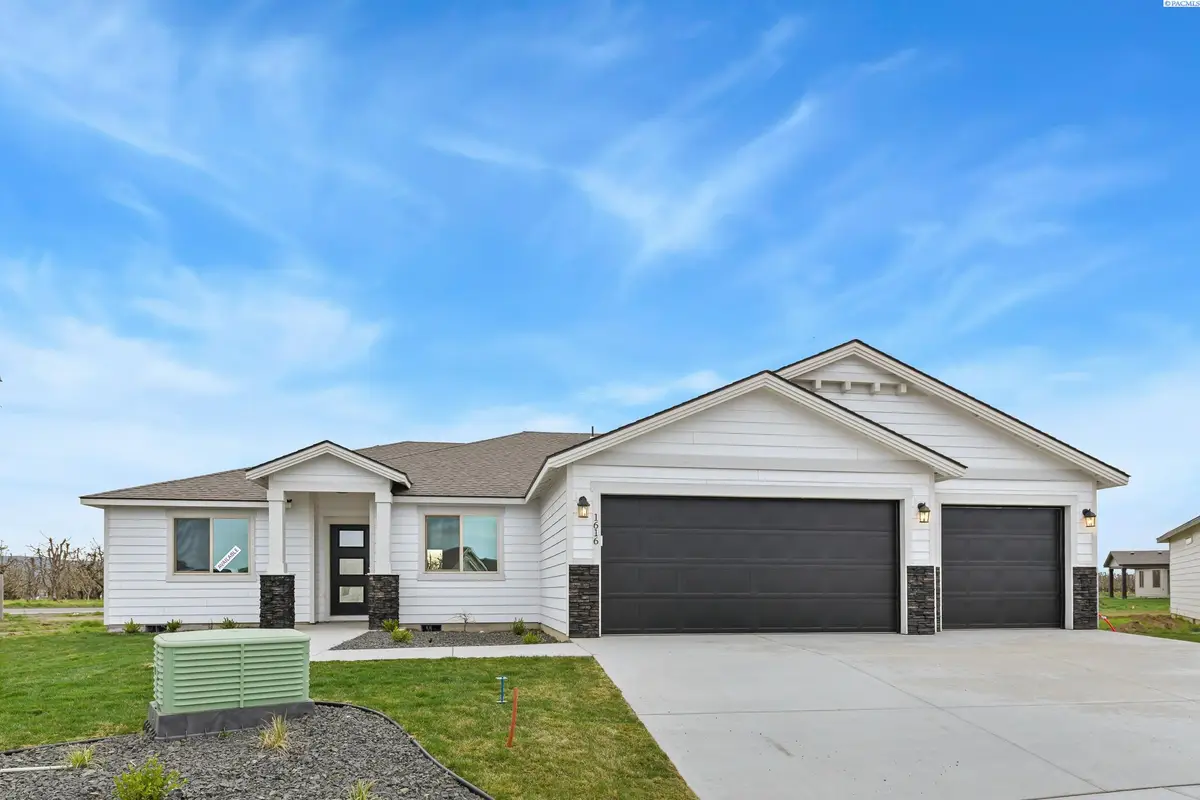 1616 Castlewood Ct, Grandview, WA 98930 - #1