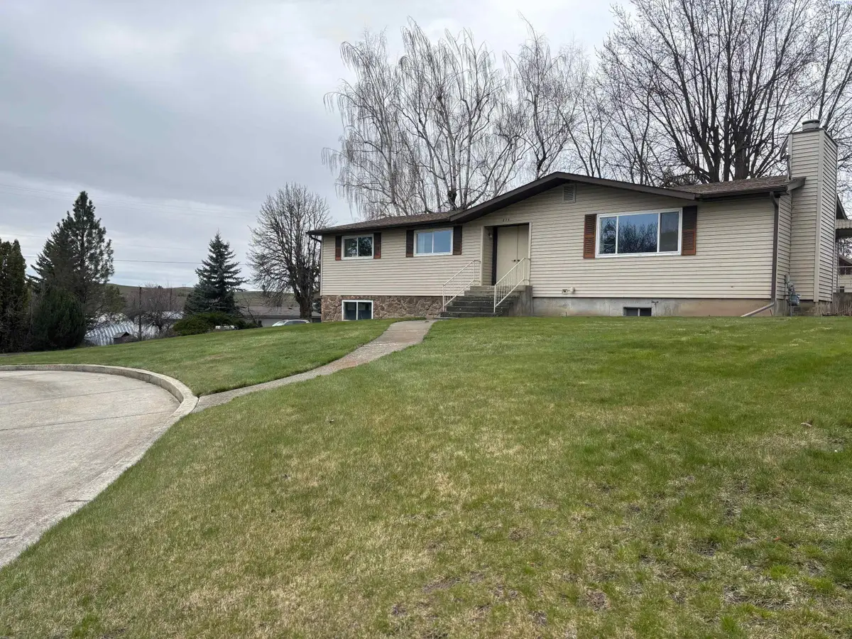 315 N Division St, Palouse, WA 99161 - #1