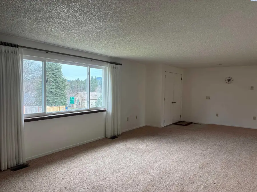 315 N Division St, Palouse, WA 99161 - #2