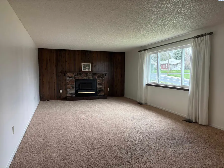 315 N Division St, Palouse, WA 99161 - #3