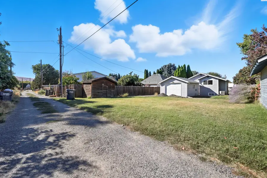 1123 Prosser Ave, Prosser, WA 99350 - #3