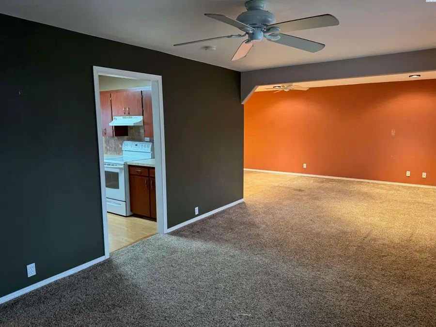 612 Blue Street, Richland, WA 99354 - #3