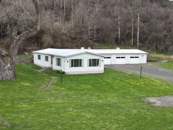 301 Klemgard Rd, Pullman, WA 99163