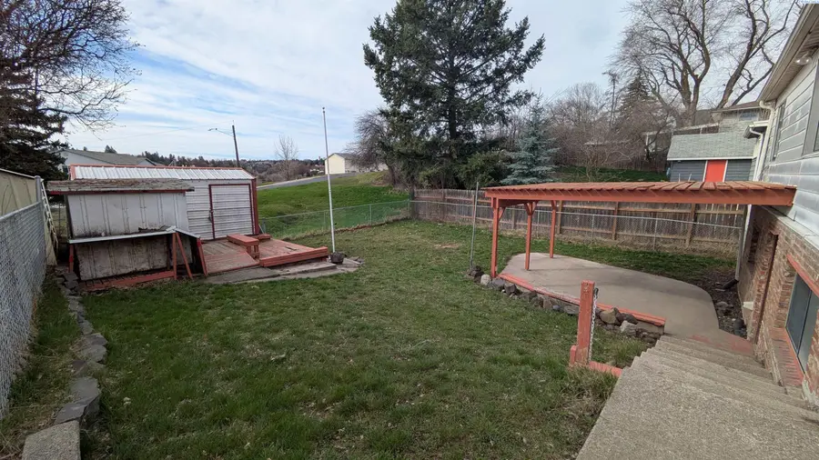 321 NW Cleveland St, Pullman, WA 99163 - #2