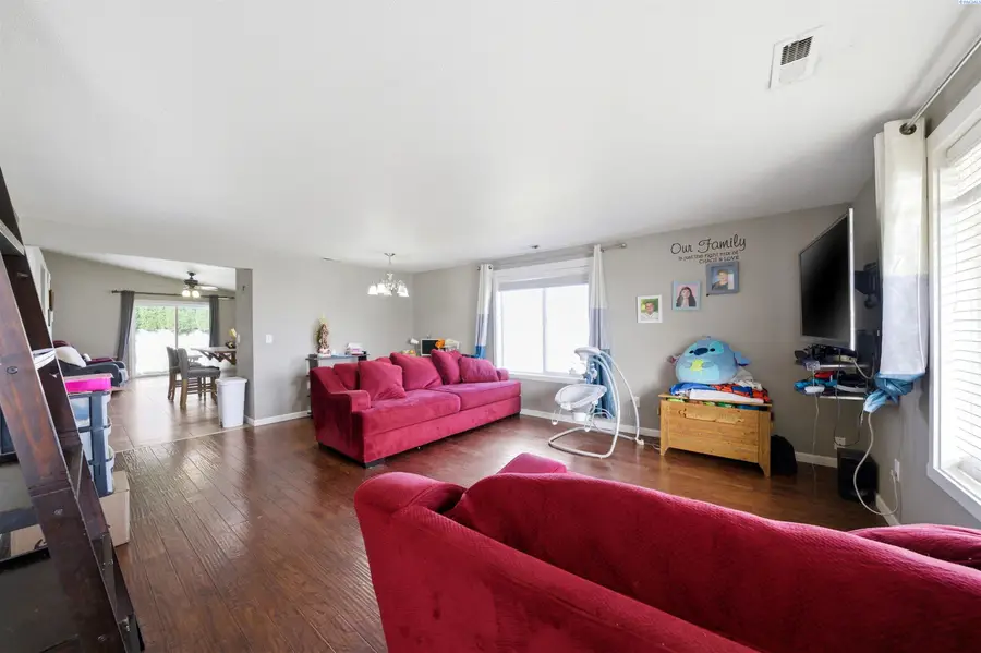 4614 Tamworth Ln, Pasco, WA 99301 - #3