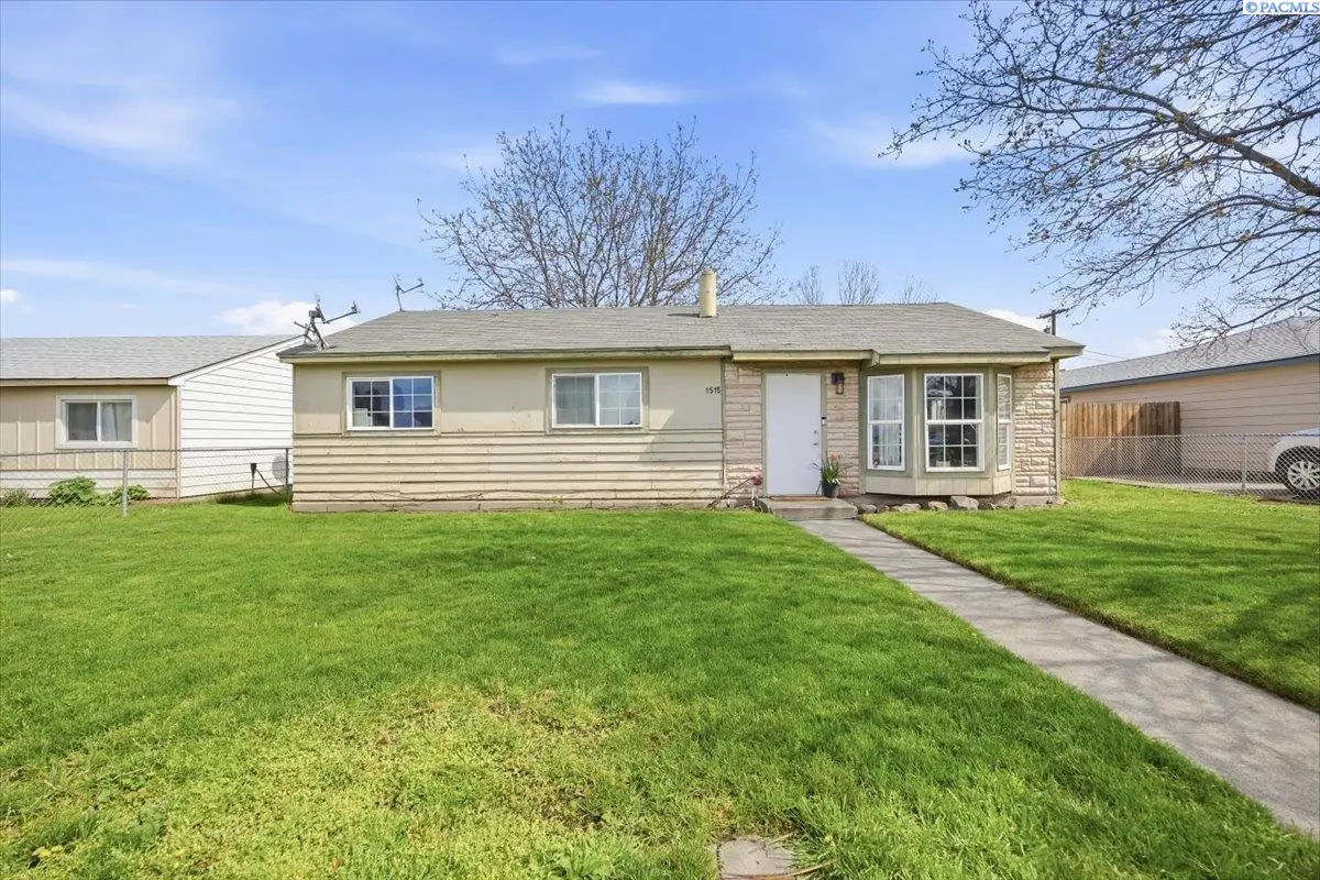 1515 N 17th Ave, Pasco, WA 99301 - #1