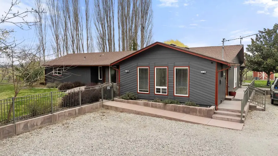 168802 W Johnson Rd, Prosser, WA 99350-8245 - #2