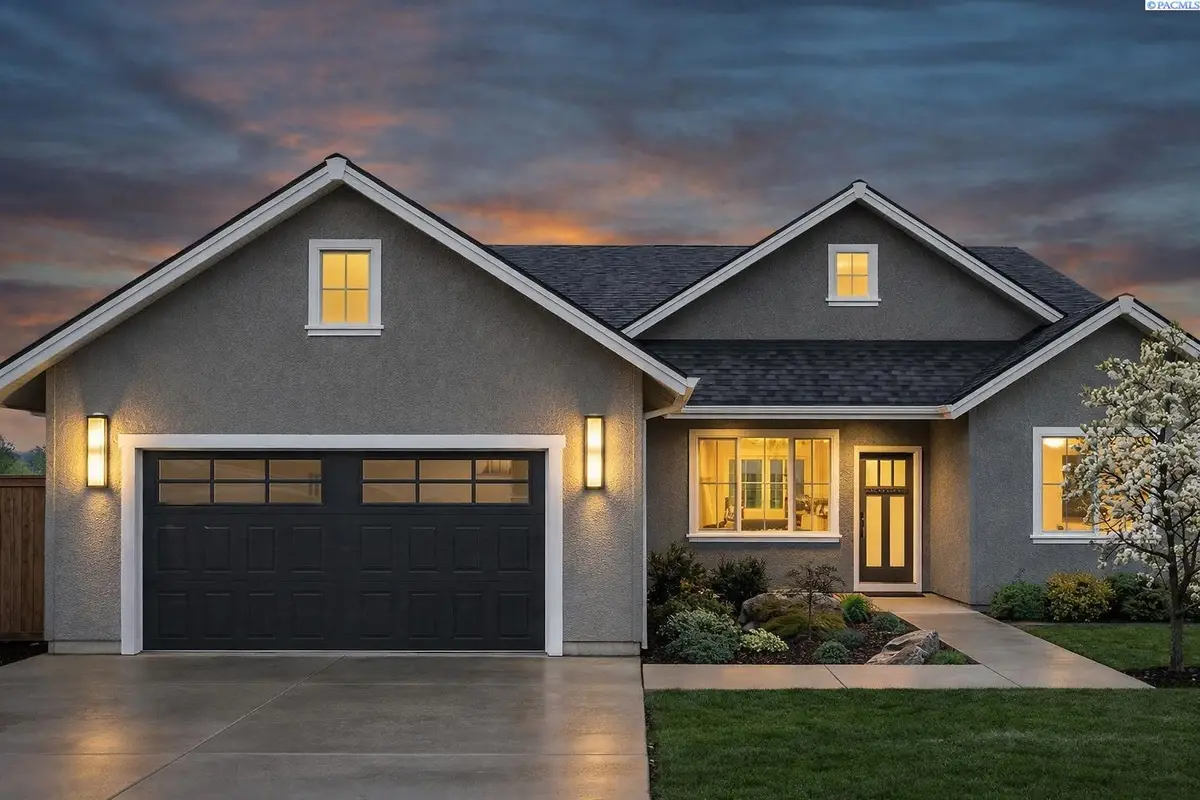 312 Olivia St, Sunnyside, WA 98944 - #1