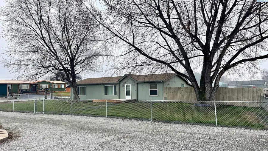 73 W Sunset Dr., Burbank, WA 99323-9692 - #3