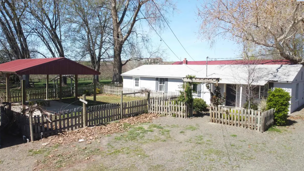 3676 N County Line Rd., Sunnyside, WA 98944 - #1