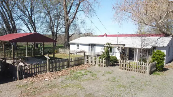 3676 N County Line Rd., Sunnyside, WA 98944