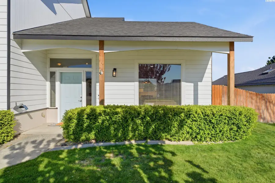 1704 Elmwood Ave, West Richland, WA 99353 - #2