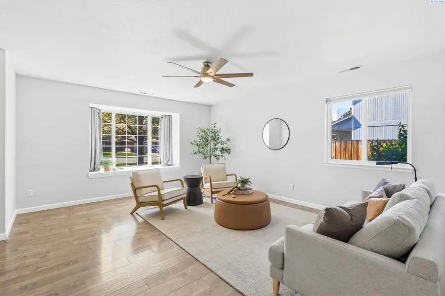 5110 Blue Heron, West Richland, WA 99353 - #3