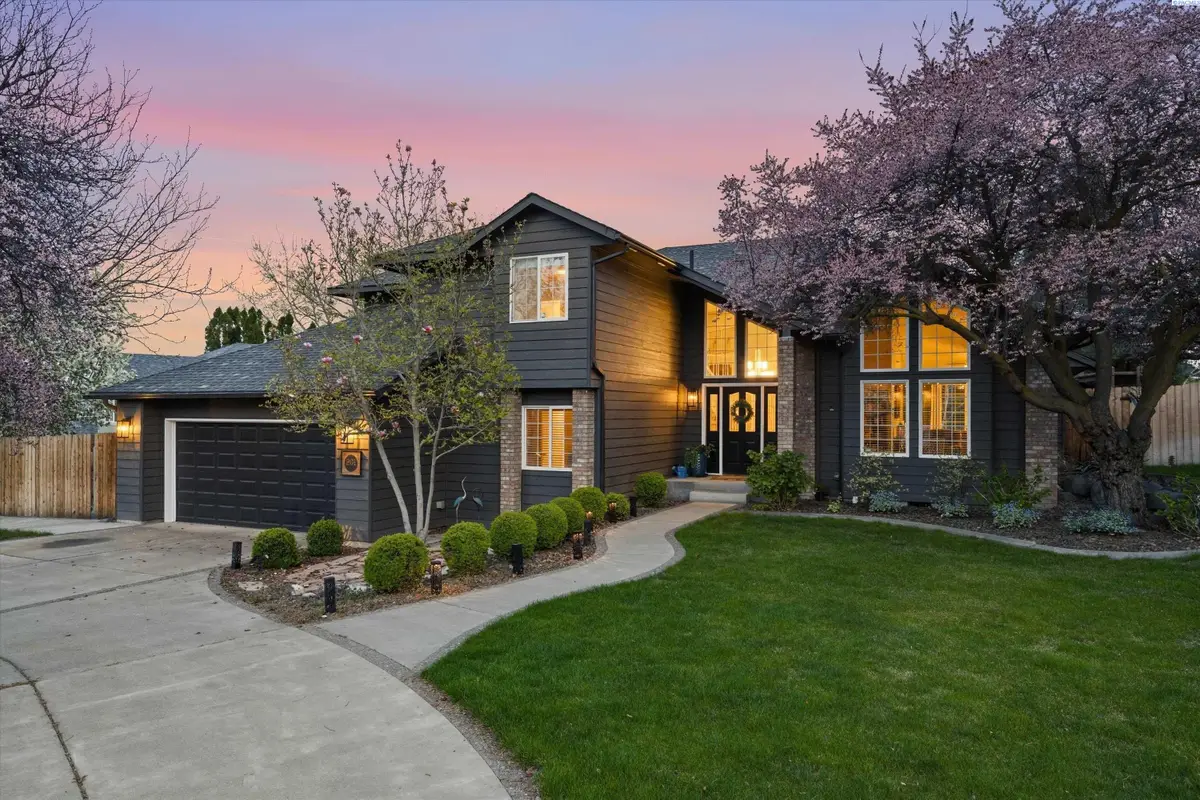 201 Piper St, Richland, WA 99352 - #1