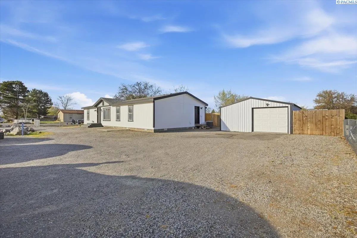 91 Adair Rd, Burbank, WA 99323 - #1