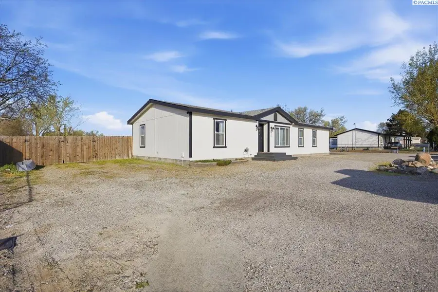 91 Adair Rd, Burbank, WA 99323 - #3